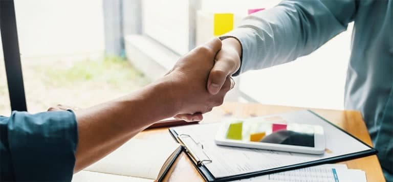 Qual a importância do CRM imobiliário na fidelização de clientes?
